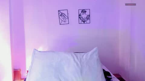 dakostelee1_ online show from February 21, 7:58 pm