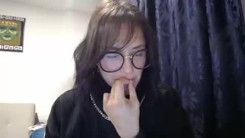 Snapshot of dakota01_ chatting on March 9, 8:18 am IG dakotasofiaa online show from March 9, 8:18 am