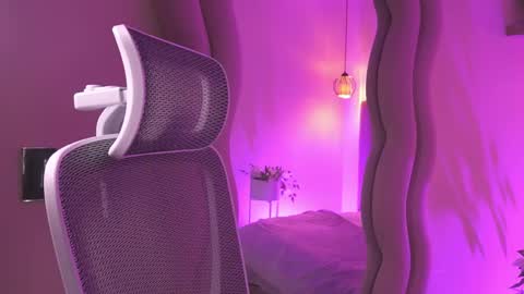 Dakota online show from April 4, 11:42 am