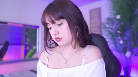 dakotaa online show from December 1, 3:04 pm