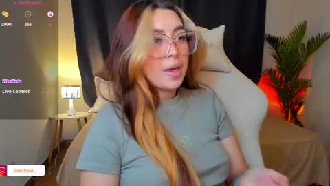 dakottaa__ online show from July 31, 12:11 am