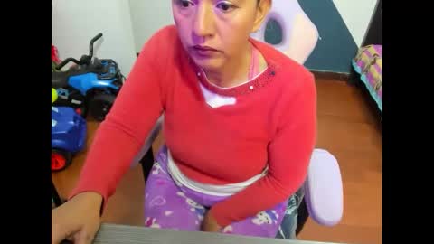 Snapshot of daleska_delicious1 chatting on October 4, 5:06 pm daleska_delicious1 online show from October 4, 5:06 pm