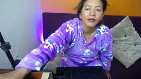 Snapshot of daleska_delicious1 chatting on December 27, 1:39 pm daleska_delicious1 online show from December 27, 1:39 pm