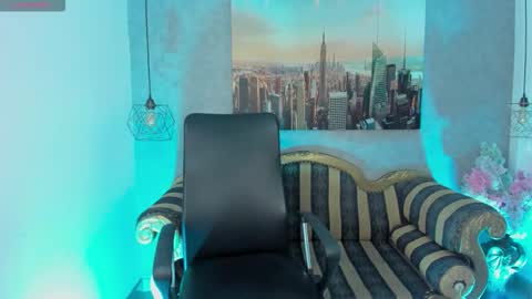 dali_collin online show from February 10, 2:20 pm