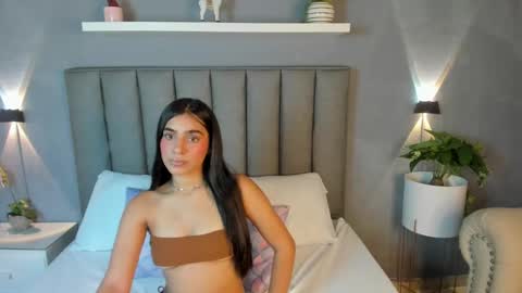 Snapshot of dalila30x chatting on February 8, 2:47 am Dalila online show from February 8, 2:47 am