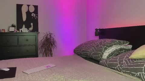 dalmatian_girl online show from April 18, 7:07 pm