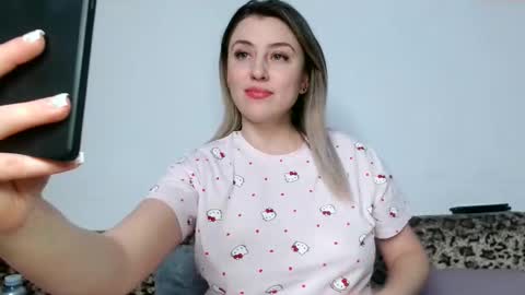 Maria online show from April 8, 9:06 pm