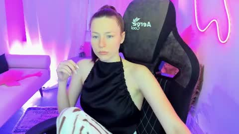 damnwitchh online show from July 28, 8:01 am
