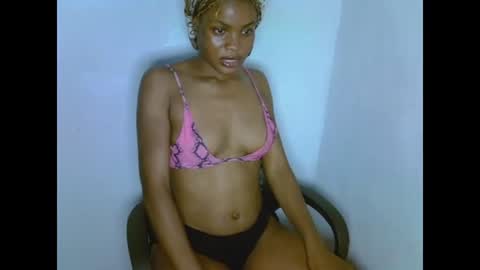 Leah online show from July 12, 11:05 pm