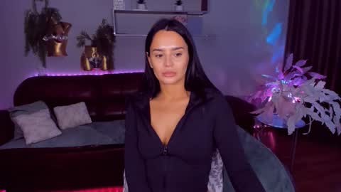 DanaMiers online show from April 15, 5:08 am