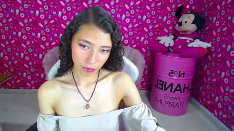 Danatella  online show from February 6, 4:58 pm