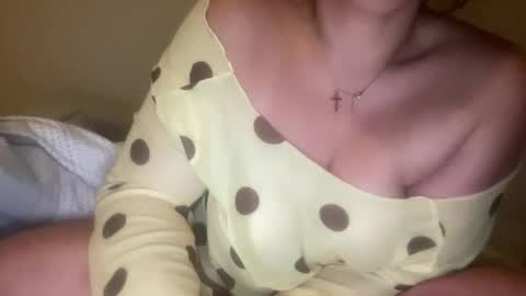 Rosalia online show from April 18, 6:49 am