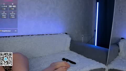 Snapshot of danger_bella chatting on February 10, 7:38 pm Bella online show from February 10, 7:38 pm