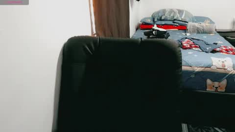 dani y jocelyn online show from December 14, 9:20 pm