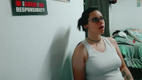 dani y jocelyn online show from April 15, 7:58 pm