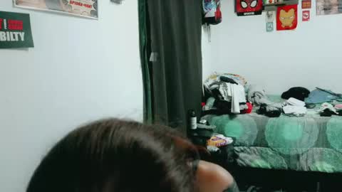 dani y jocelyn online show from April 18, 1:41 am