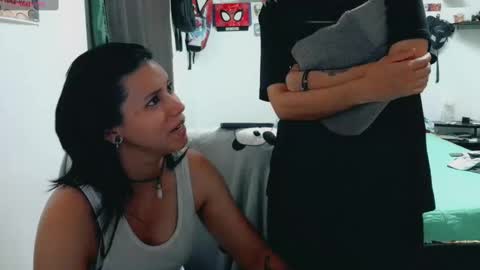 Snapshot of dani_jocelyn chatting on October 4, 7:18 pm dani y jocelyn online show from October 4, 7:18 pm