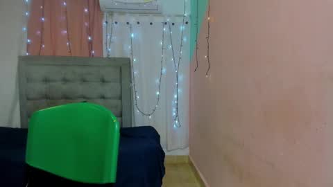 Snapshot of dani_lue chatting on January 25, 11:46 am dani_lue online show from January 25, 11:46 am