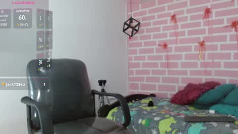 Snapshot of dani_lue chatting on February 26, 1:11 pm dani_lue online show from February 26, 1:11 pm