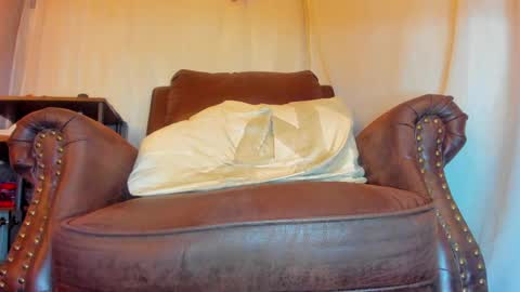 danidollxxx online show from April 18, 3:42 am