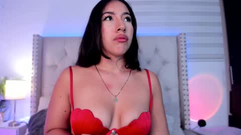 Snapshot of daniela_henaoo chatting on January 3, 1:38 am independent model online show from January 3, 1:38 am