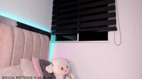  independent model   online show from February 19, 12:54 am