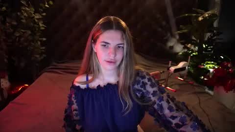 danielareign online show from March 3, 1:50 pm