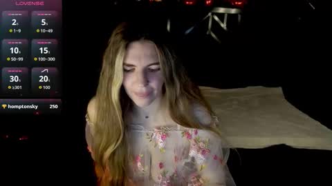 danielareign online show from February 14, 8:27 am