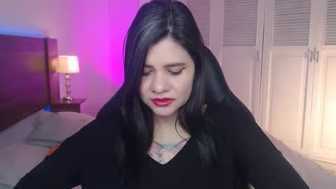 daniellerain online show from December 16, 11:32 pm