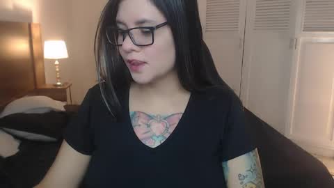 daniellerain online show from April 15, 11:49 pm