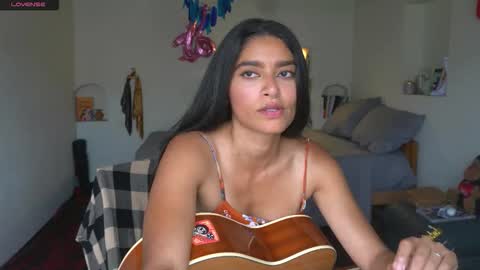 danalle .. online show from January 9, 5:50 pm