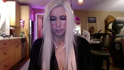 DanikaWhite69 online show from June 3, 1:34 pm