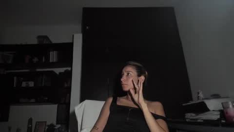 Snapshot of danikrosse chatting on January 4, 3:50 am Danik online show from January 4, 3:50 am