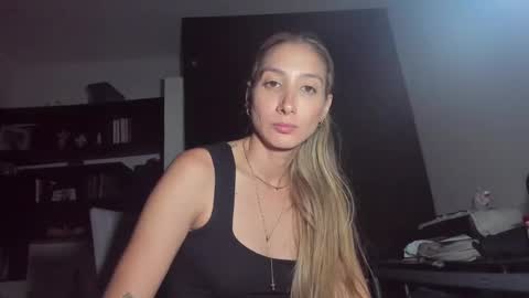 Snapshot of danikrosse chatting on March 5, 4:24 am Danik online show from March 5, 4:24 am