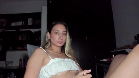 Snapshot of danikrosse chatting on September 24, 7:18 am Danik online show from September 24, 7:18 am
