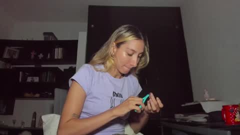 Snapshot of danikrosse chatting on January 6, 4:15 am Danik online show from January 6, 4:15 am