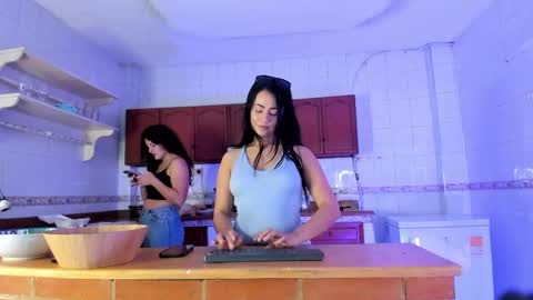 Danna Lovs online show from June 6, 12:11 pm