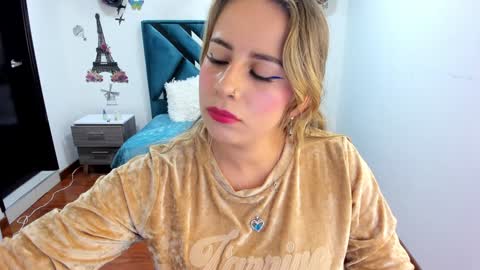 Snapshot of danna_martinezz chatting on January 25, 4:13 am Danna martinezz online show from January 25, 4:13 am
