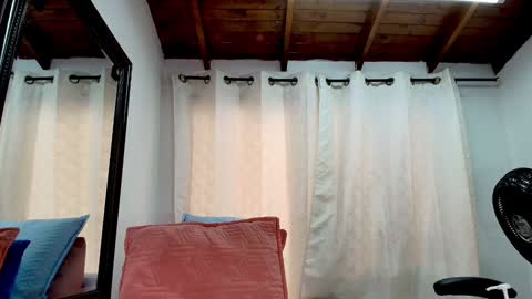 Snapshot of dannaberlin chatting on February 1, 7:23 pm Danna Berlin online show from February 1, 7:23 pm