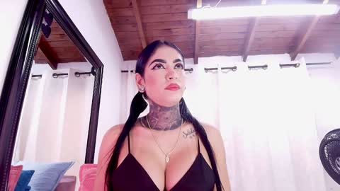 Snapshot of dannaberlin chatting on February 4, 7:22 pm Danna Berlin online show from February 4, 7:22 pm