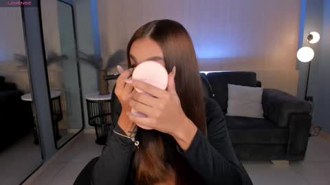 Danna Cruz  online show from October 8, 7:07 pm