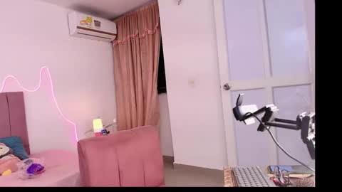 dannagabriella online show from April 2, 2:20 am