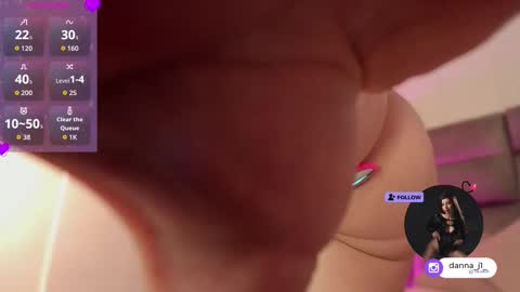 Danna online show from February 7, 7:40 pm