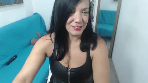 Snapshot of dannazuluaga chatting on September 24, 12:04 pm Danna online show from September 24, 12:04 pm