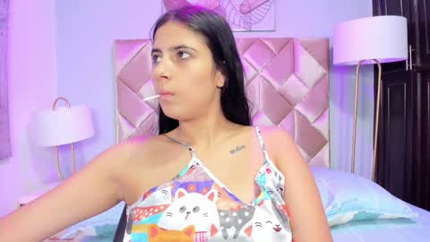 Snapshot of danniakross chatting on September 14, 3:21 pm danniakross online show from September 14, 3:21 pm