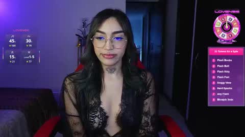 Snapshot of dannielle_ chatting on October 7, 9:52 pm online show from October 7, 9:52 pm