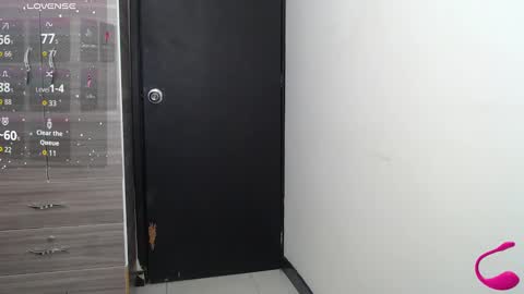 Snapshot of dannyroussette chatting on September 18, 7:01 pm Follow me  Control lovense free D online show from September 18, 7:01 pm