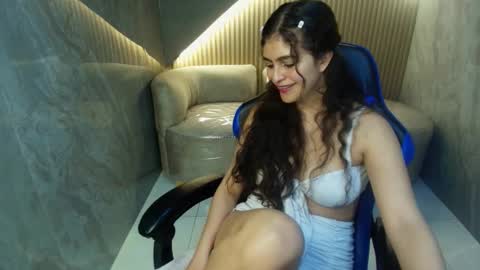 Snapshot of dany_r_ chatting on September 20, 2:37 pm Dany online show from September 20, 2:37 pm