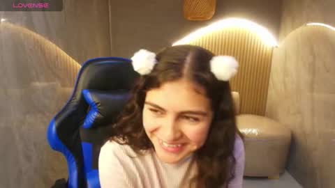 Snapshot of dany_r_ chatting on October 6, 1:17 pm Dany online show from October 6, 1:17 pm