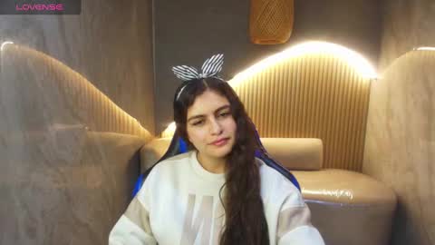 Snapshot of dany_r_ chatting on October 7, 1:26 pm Dany online show from October 7, 1:26 pm